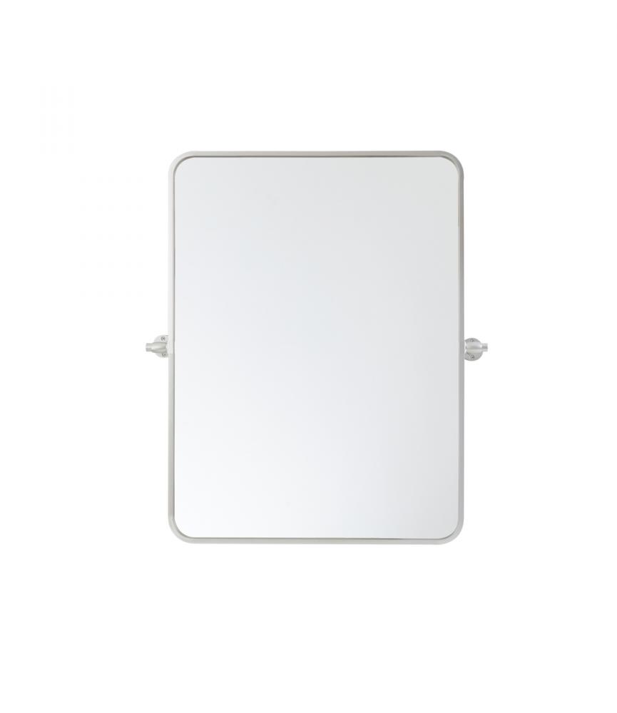 Our mirror's 8-degree pivoting angle is a game-Changer